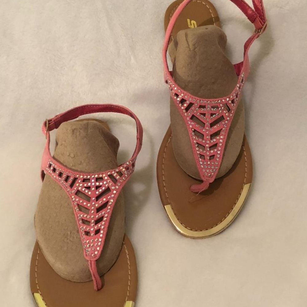 PINK SANDALS WITH SMALL GEMS